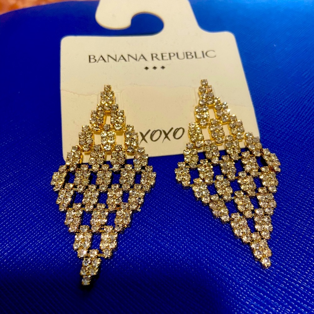 Beautiful brand NWT banana republic earrings!